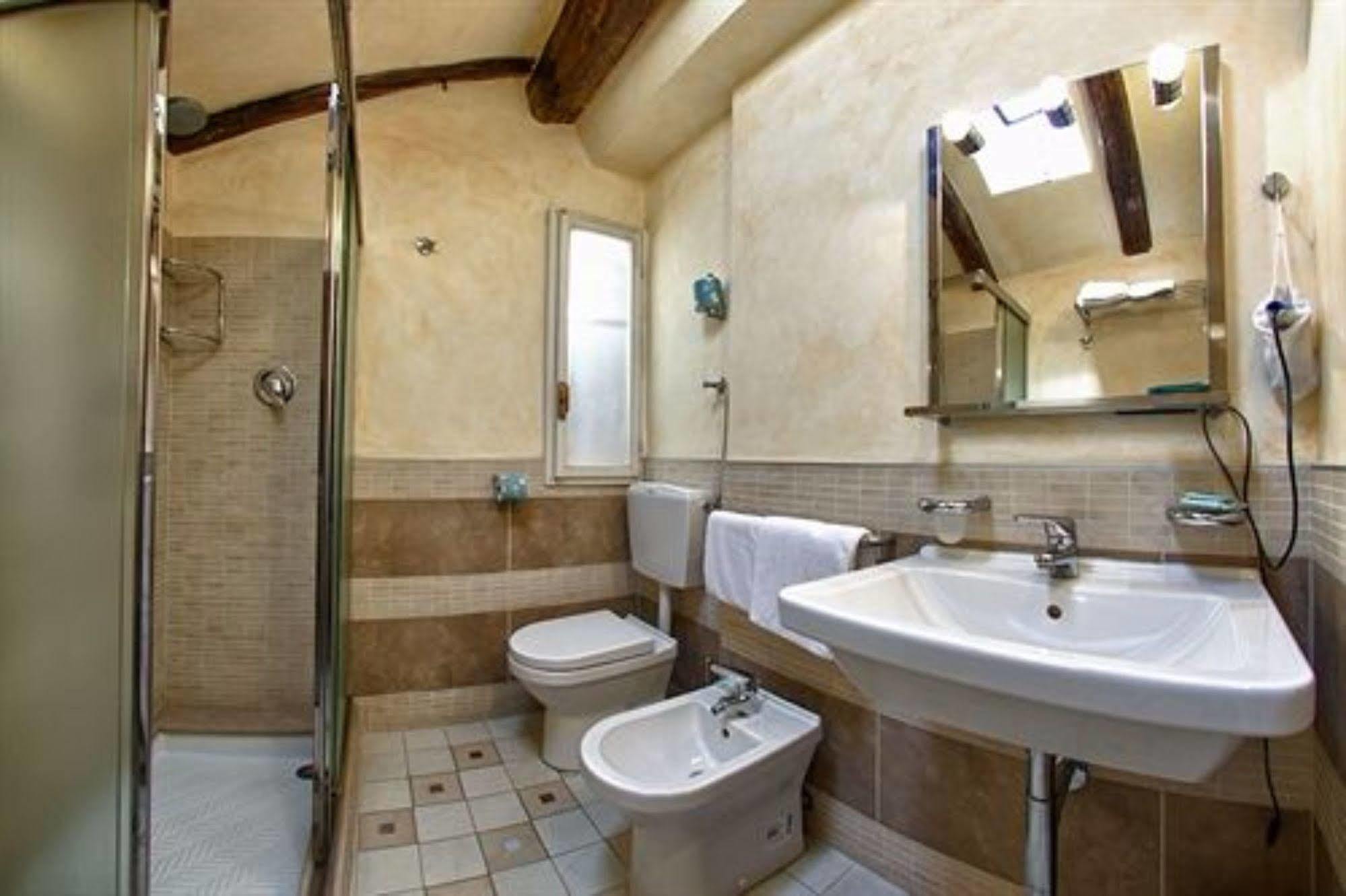Hotel Pedrini Болонья Экстерьер фото