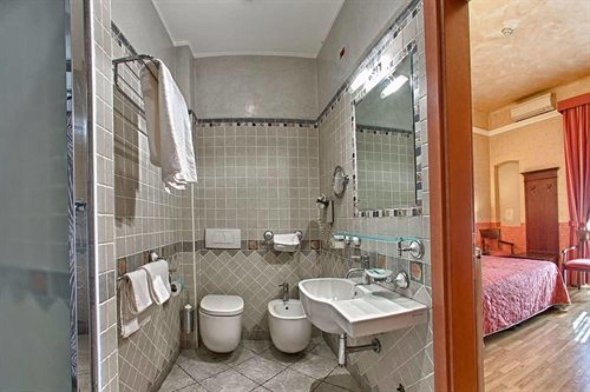 Hotel Pedrini Болонья Экстерьер фото