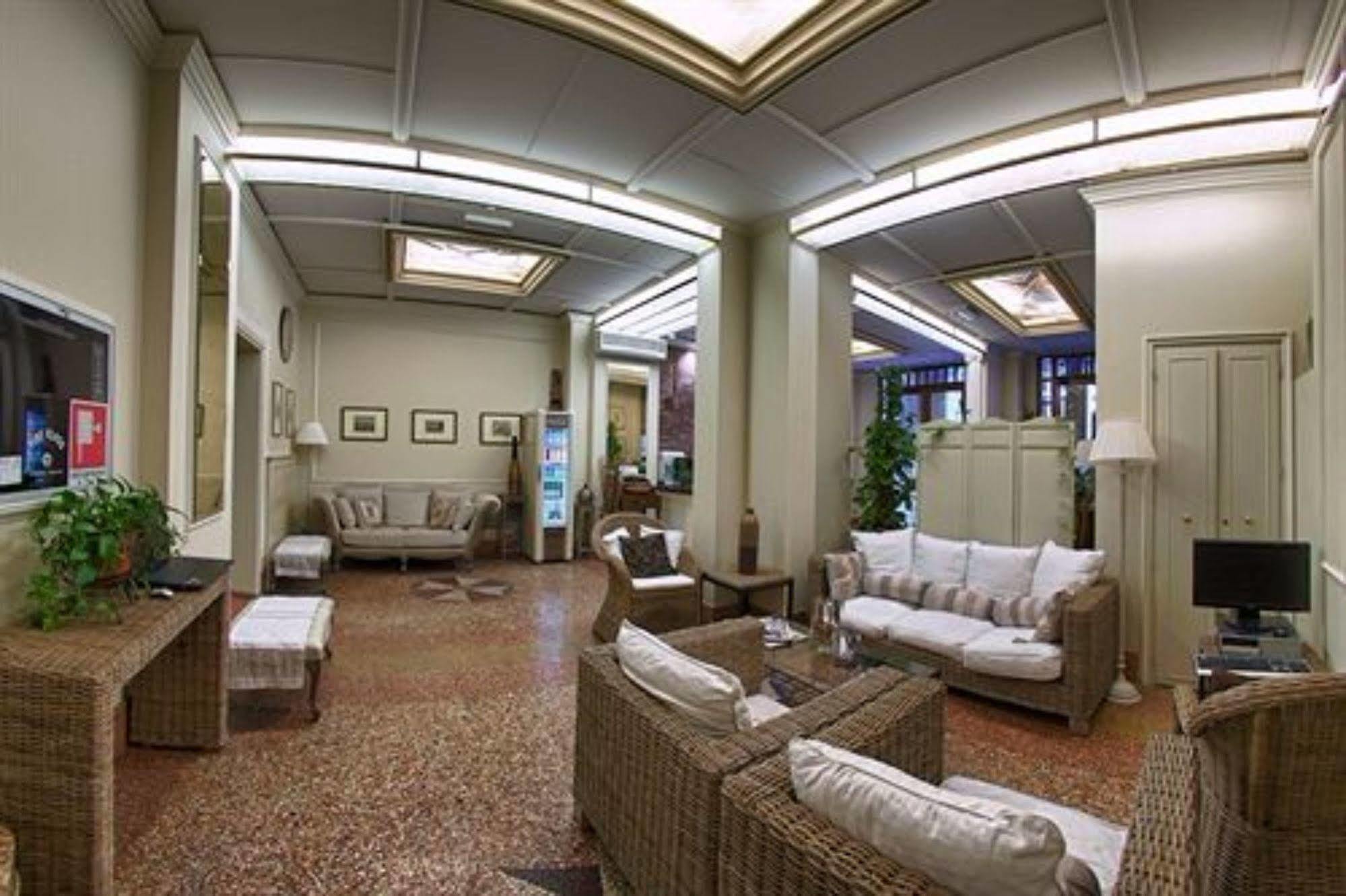 Hotel Pedrini Болонья Экстерьер фото